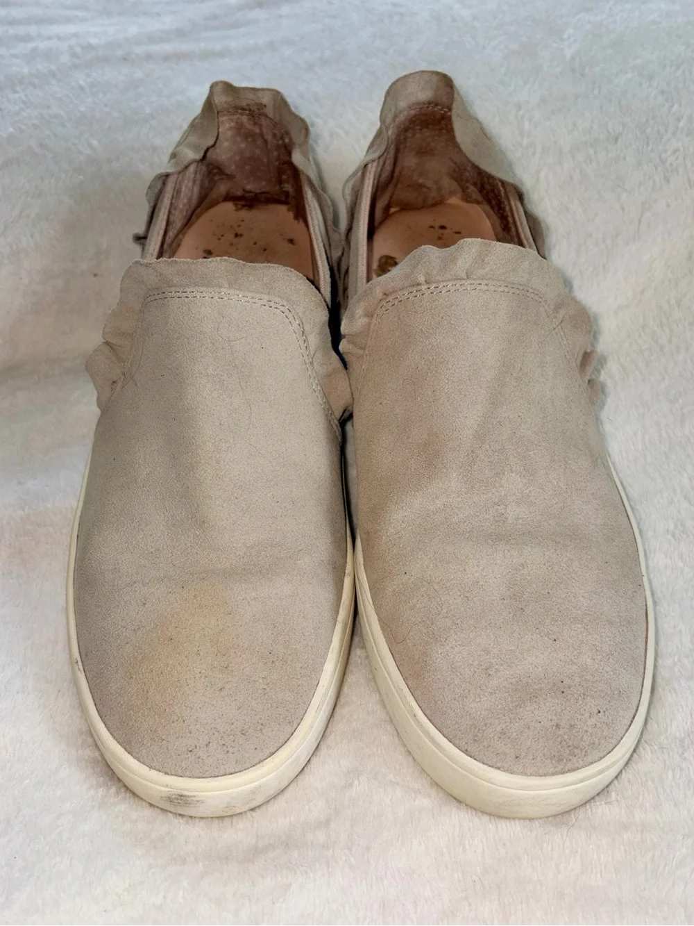 Kate Spade Lilly Suede Ruffle Slip On Sneakers sz 7.5